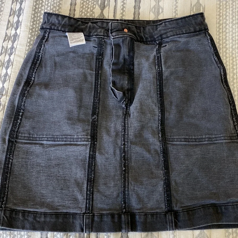 Old Navy Denim Skirt - Picture 9 of 10
